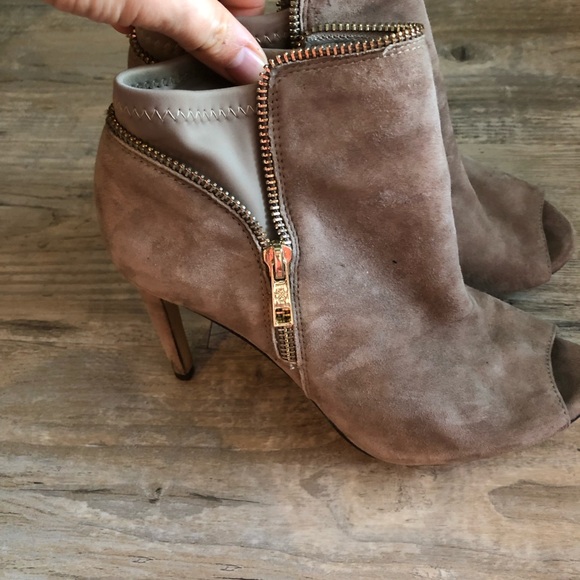 Ann Taylor peep toe heel booties. Suede. Size 7 - Picture 4 of 7